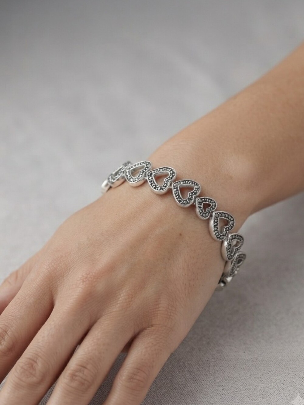 Silver Heart Link Bracelet - Elegant Women's Jewelry